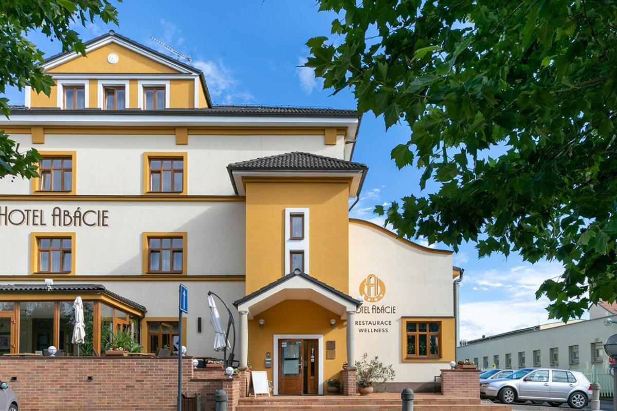 Valašské Meziříčí Hotel Abacie & Wellness מראה חיצוני תמונה