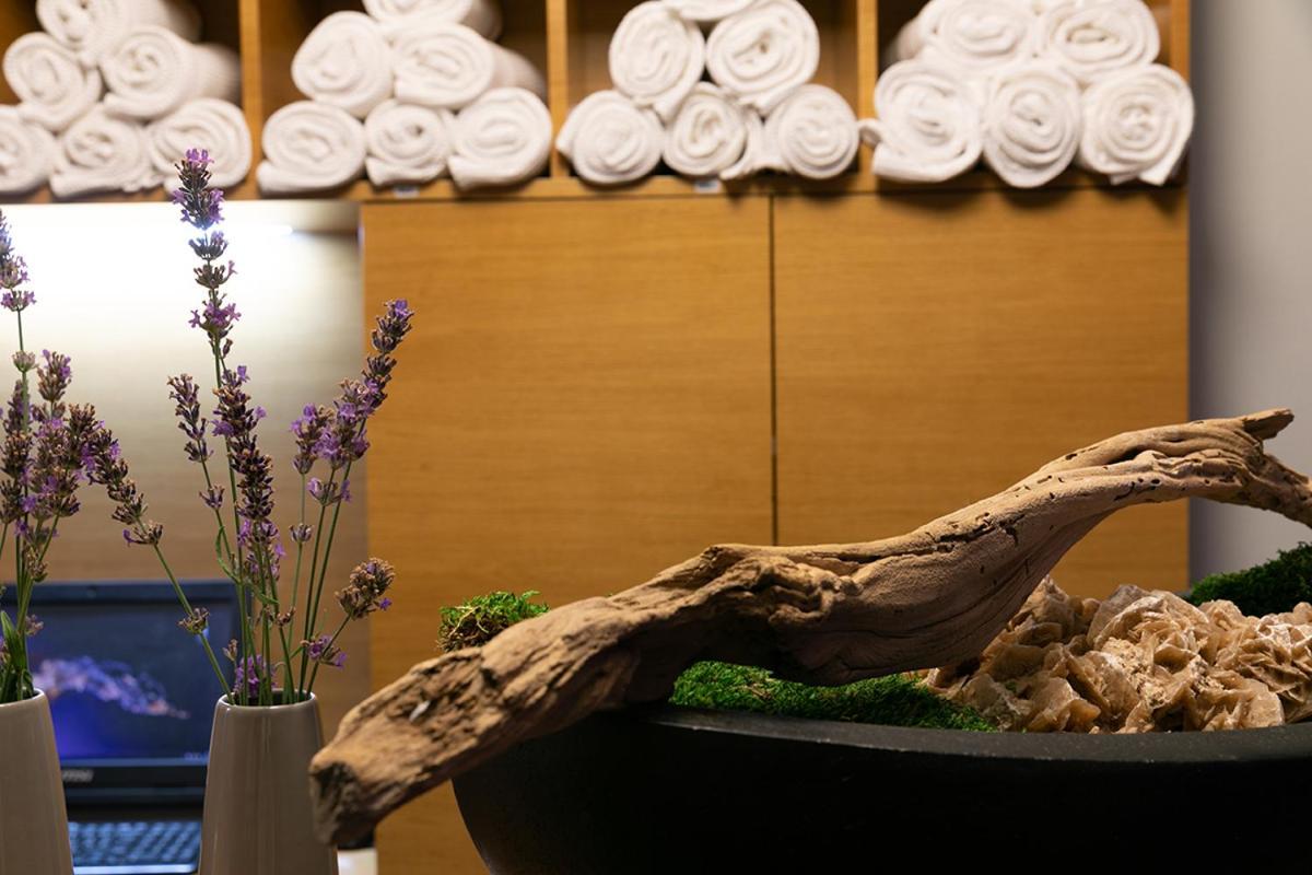 Valašské Meziříčí Hotel Abacie & Wellness מראה חיצוני תמונה