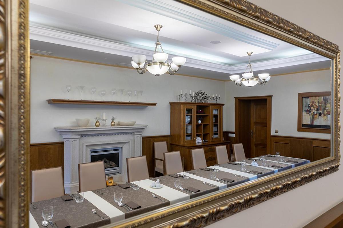 Valašské Meziříčí Hotel Abacie & Wellness מראה חיצוני תמונה