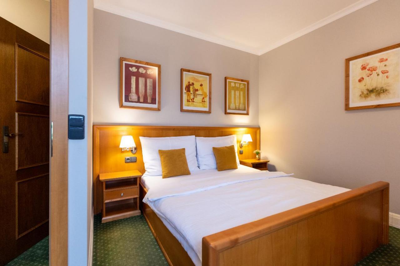Valašské Meziříčí Hotel Abacie & Wellness מראה חיצוני תמונה