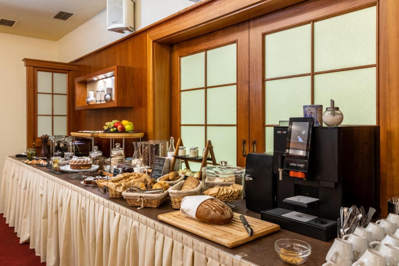 Valašské Meziříčí Hotel Abacie & Wellness מראה חיצוני תמונה