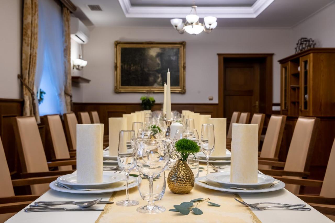 Valašské Meziříčí Hotel Abacie & Wellness מראה חיצוני תמונה