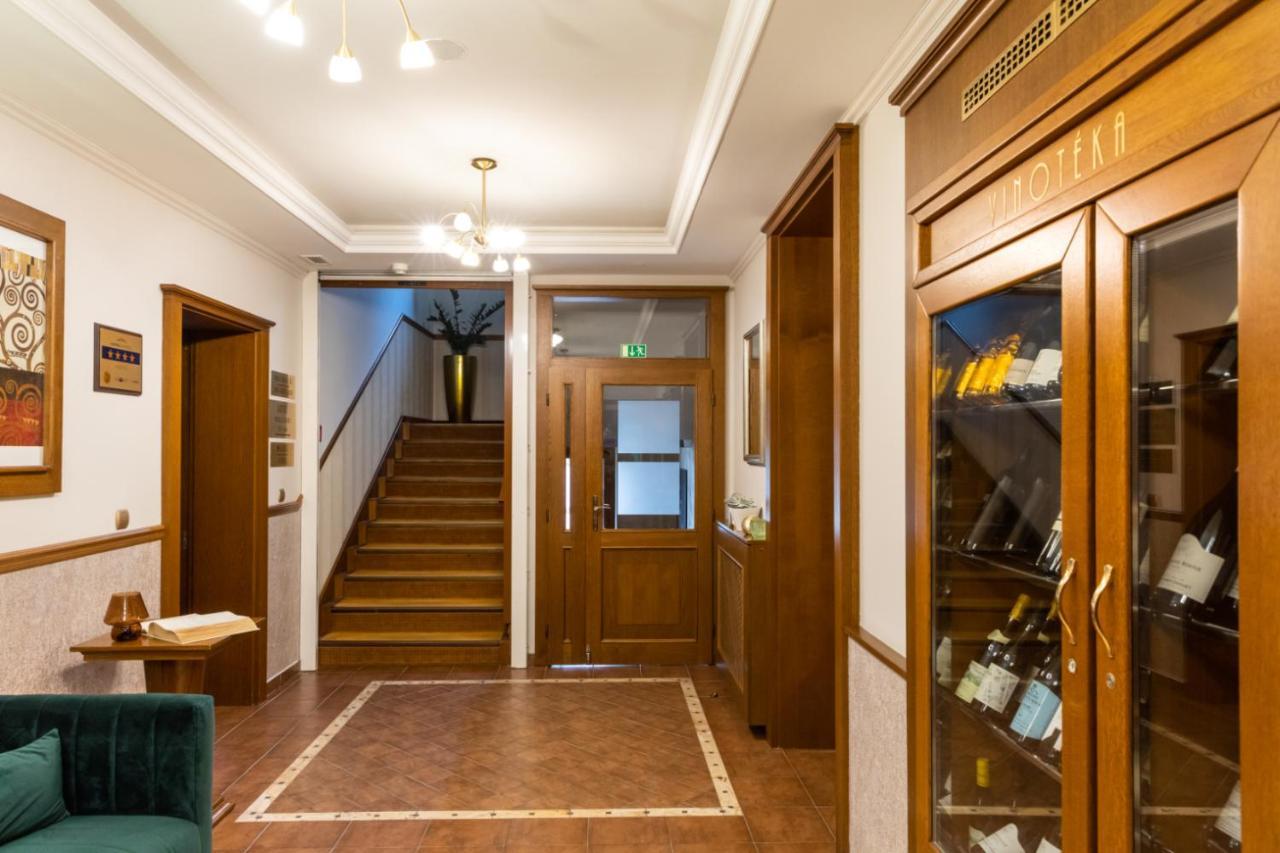 Valašské Meziříčí Hotel Abacie & Wellness מראה חיצוני תמונה