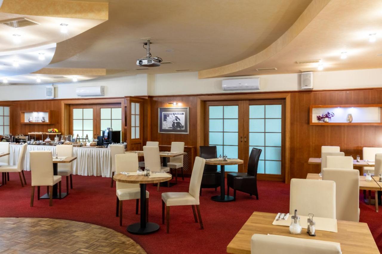 Valašské Meziříčí Hotel Abacie & Wellness מראה חיצוני תמונה