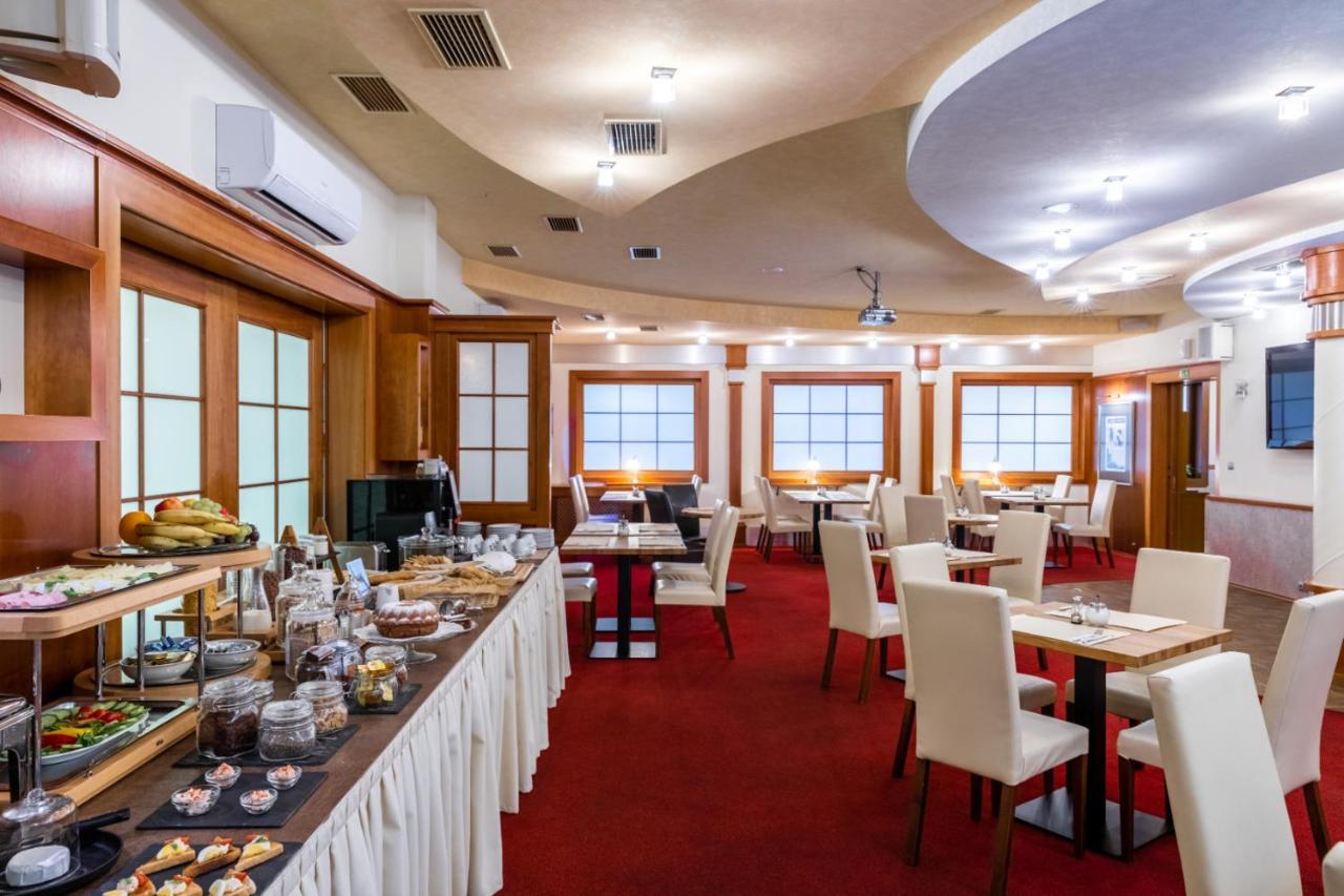 Valašské Meziříčí Hotel Abacie & Wellness מראה חיצוני תמונה