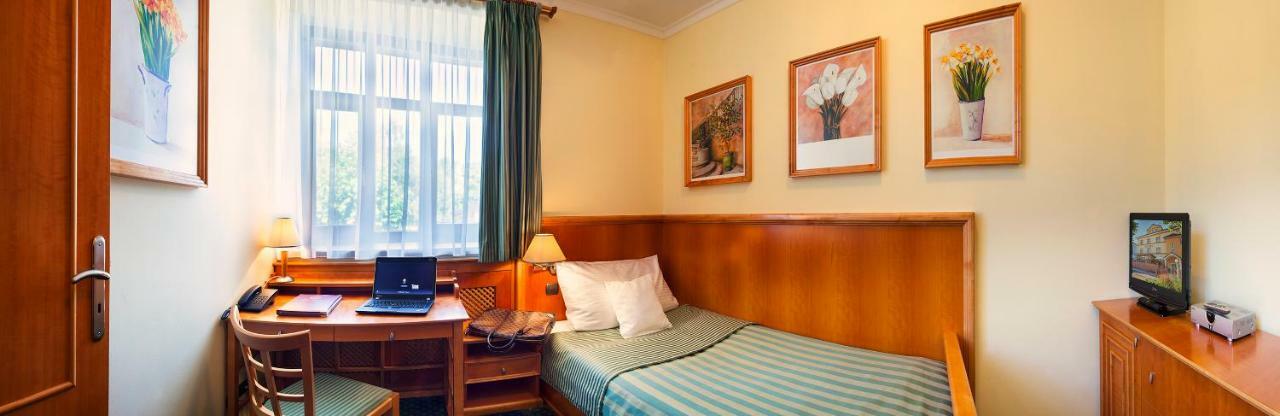 Valašské Meziříčí Hotel Abacie & Wellness מראה חיצוני תמונה