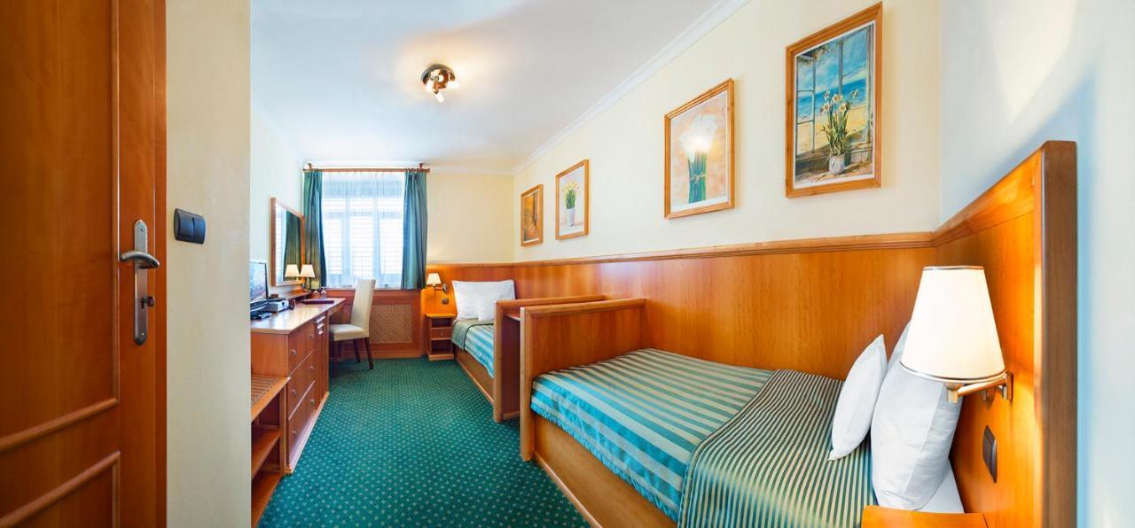 Valašské Meziříčí Hotel Abacie & Wellness מראה חיצוני תמונה
